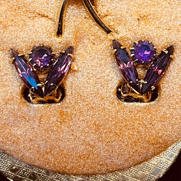 Gold Tone W/Purple Navette And Round Rhinestones Clip On Earrings & Brooch 3818 - Picture 3 of 8